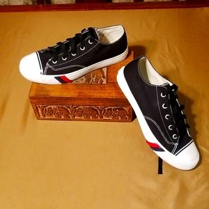 Pro Ked sneaker, in Black, size 7